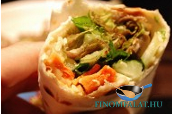 Caesar-salátával töltött tortilla recept